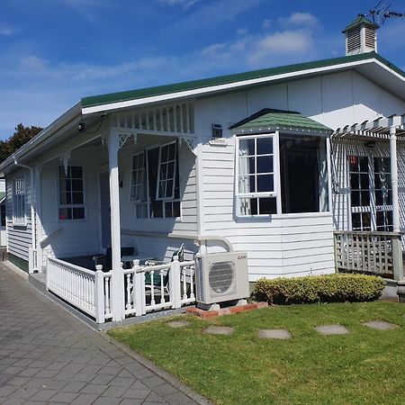 Charmae Guest House Whanganui Exterior photo